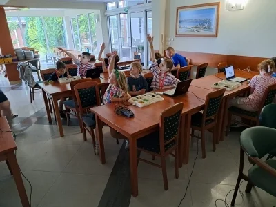 10 2zajecia z konstruowania i programowania robotow